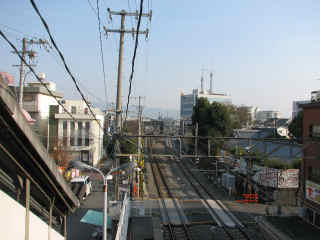 JR�����w���猩���H������